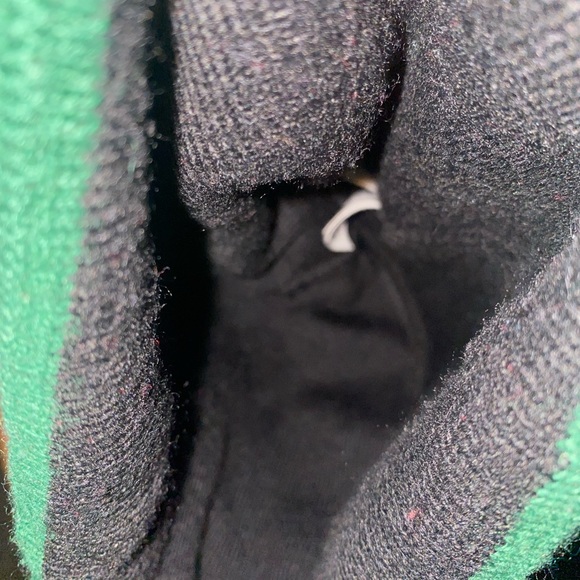 PINK by Victoria Secret Hat with ball on the top - Picture 2 of 3